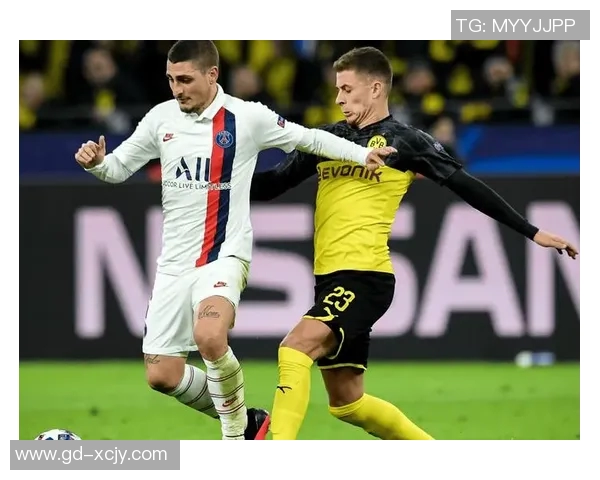 巴黎与多特空场对决的震撼瞬间展现足球魅力与激情